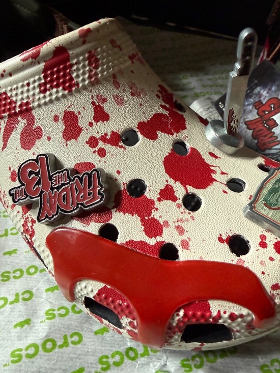 Friday the 13th crocs m8/w10 NIB never worn limited edition main image 7